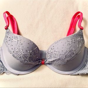 NEW!! 34A 🔮 Victoria’s Secret Incredible Push Up